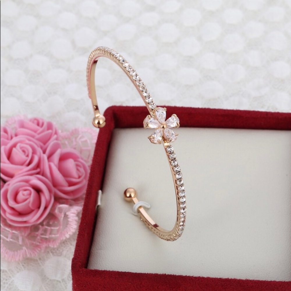 Gold bangle set - Picture 4 of 4